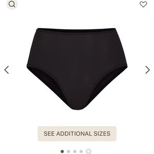 Skims black full brief 3X